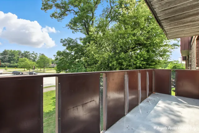 $218,500 | 2600 Brookwood Way Drive, Unit 305, Rolling Meadows, IL 60008