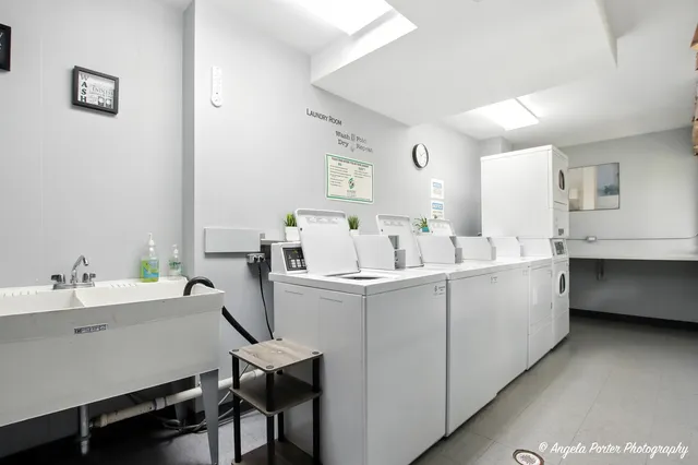 $218,500 | 2600 Brookwood Way Drive, Unit 305, Rolling Meadows, IL 60008