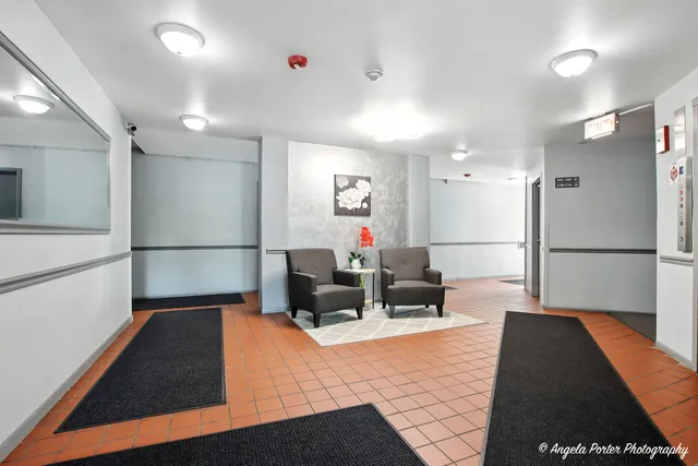 $218,500 | 2600 Brookwood Way Drive, Unit 305, Rolling Meadows, IL 60008