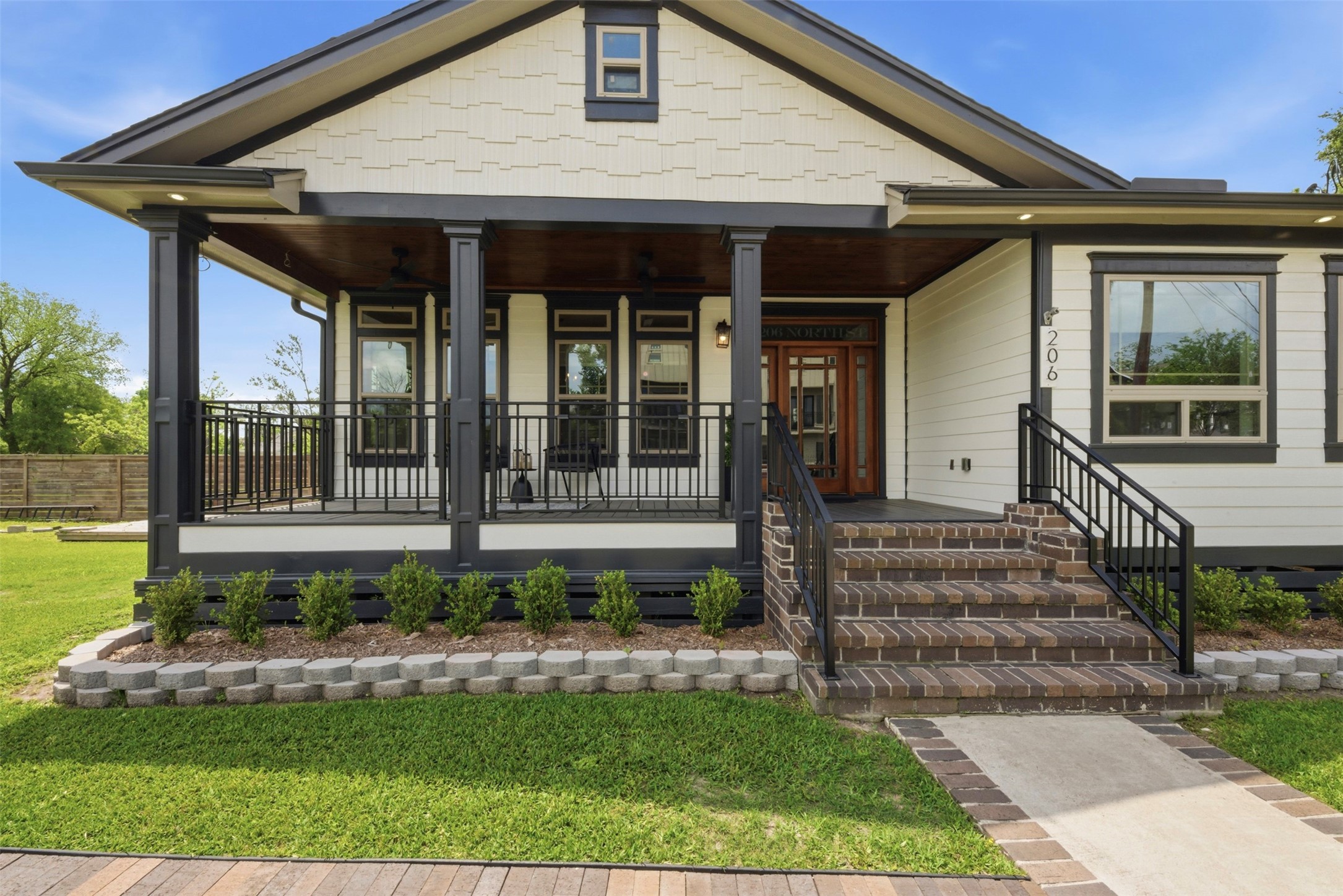 206 North Street Houston, TX 77009 - Photo 3 of 48