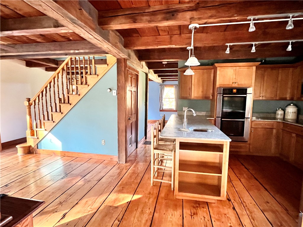 579 E Road Tiverton, RI 02878 - Photo 14 of 41