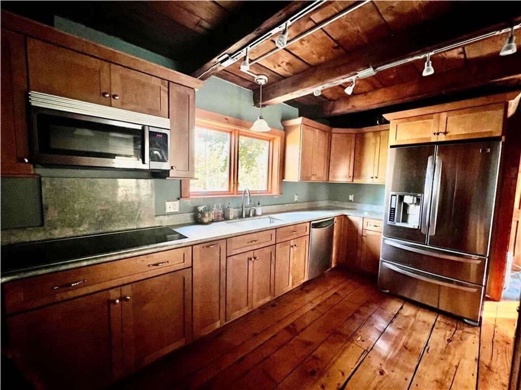 579 E Road Tiverton, RI 02878 - Photo 18 of 41