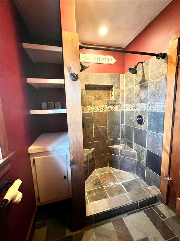 579 E Road Tiverton, RI 02878 - Photo 23 of 41