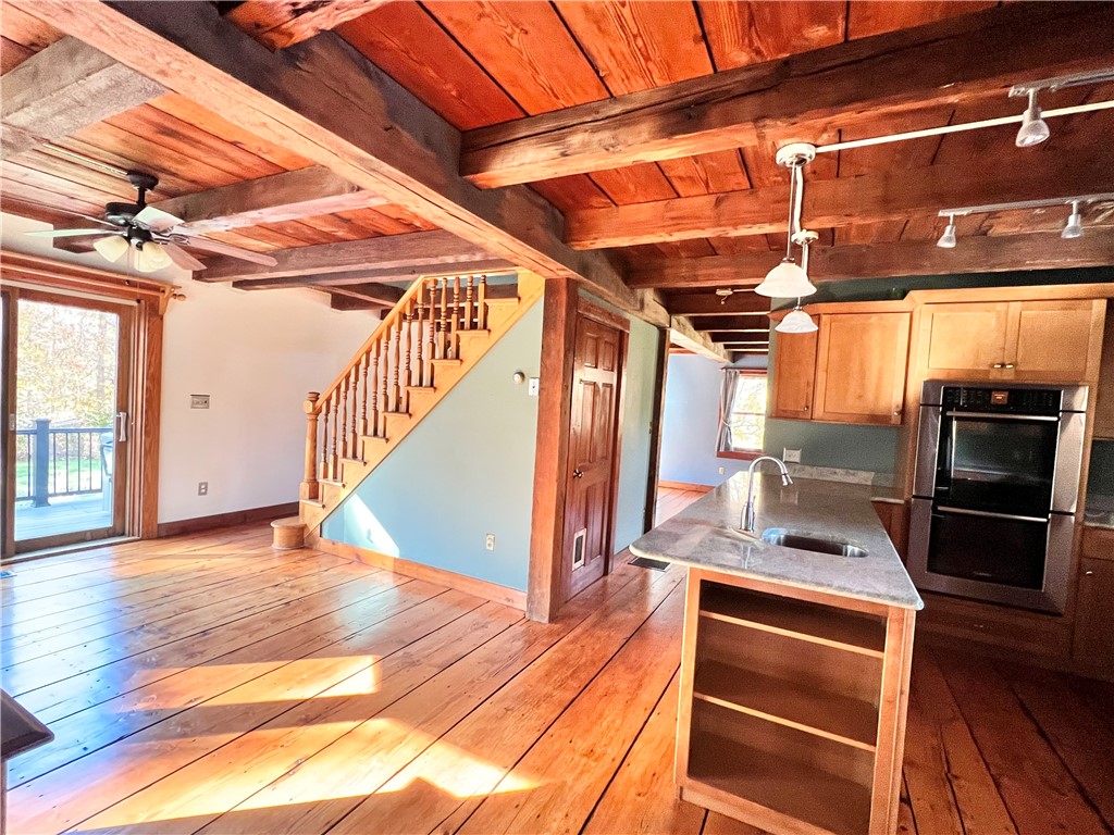 579 E Road Tiverton, RI 02878 - Photo 25 of 41