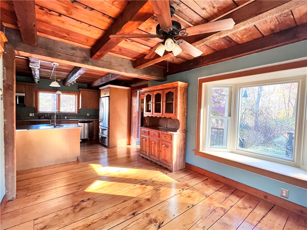 579 E Road Tiverton, RI 02878 - Photo 27 of 41