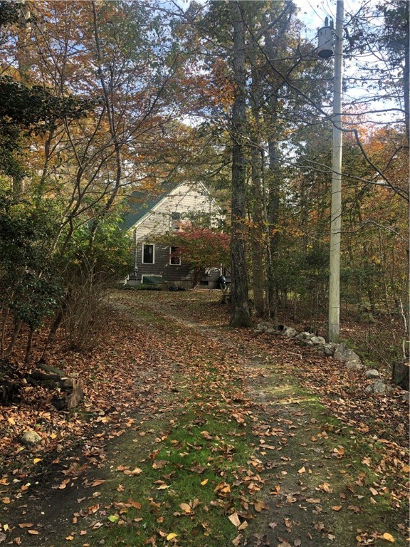 579 E Road Tiverton, RI 02878 - Photo 3 of 41