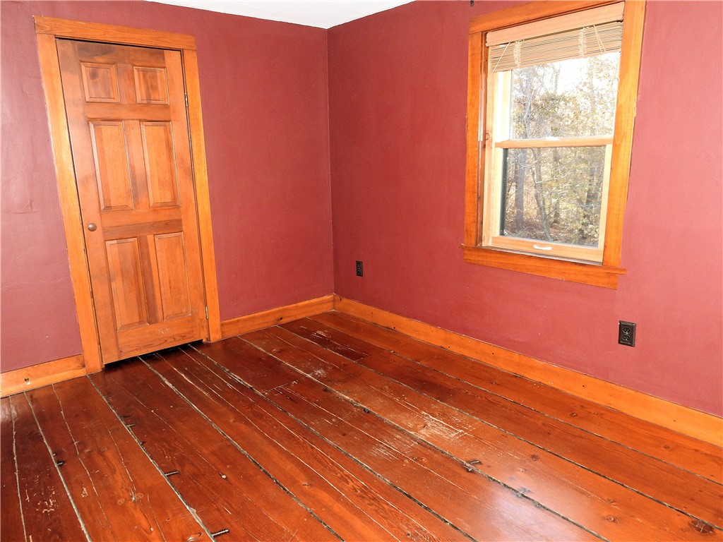 579 E Road Tiverton, RI 02878 - Photo 35 of 41