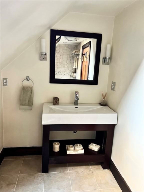 579 E Road Tiverton, RI 02878 - Photo 38 of 41