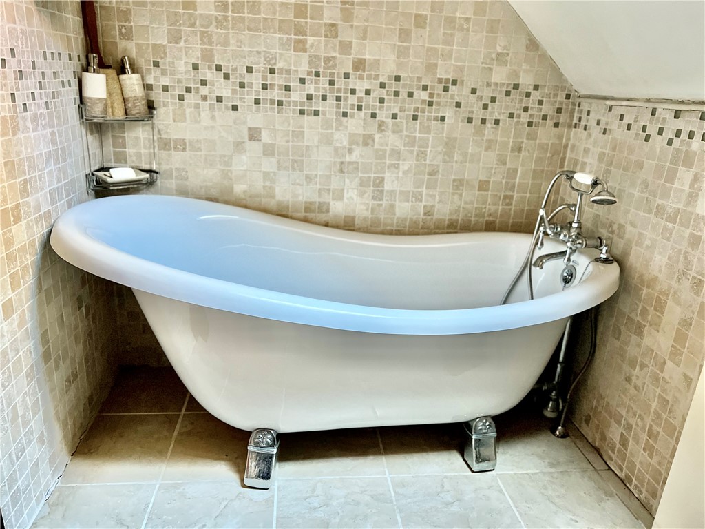 579 E Road Tiverton, RI 02878 - Photo 39 of 41