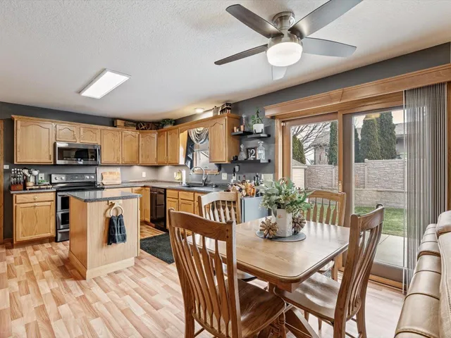 $365,000 | 6125 North Thornwood Avenue, Davenport, IA 52806