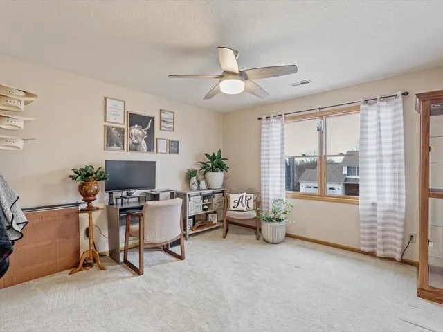 $365,000 | 6125 North Thornwood Avenue, Davenport, IA 52806