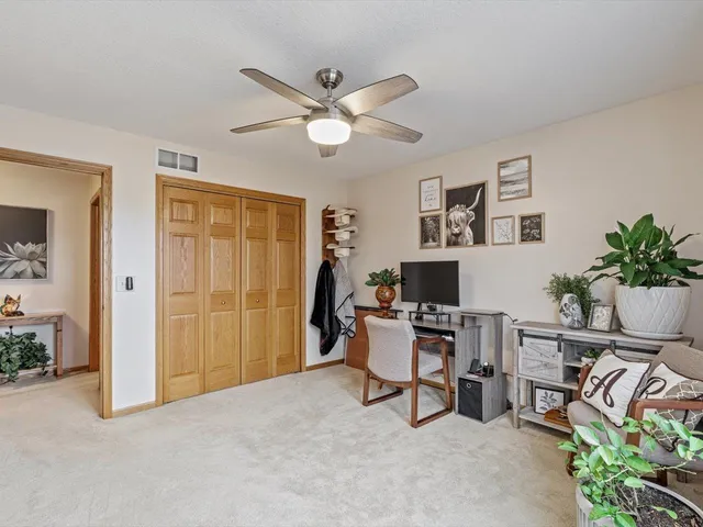 $365,000 | 6125 North Thornwood Avenue, Davenport, IA 52806