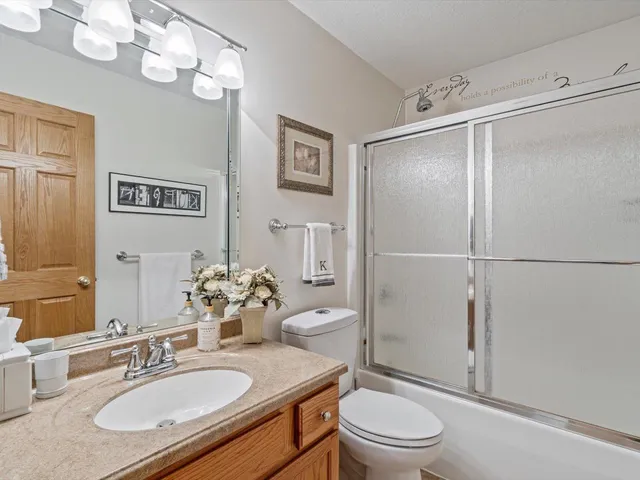 $365,000 | 6125 North Thornwood Avenue, Davenport, IA 52806