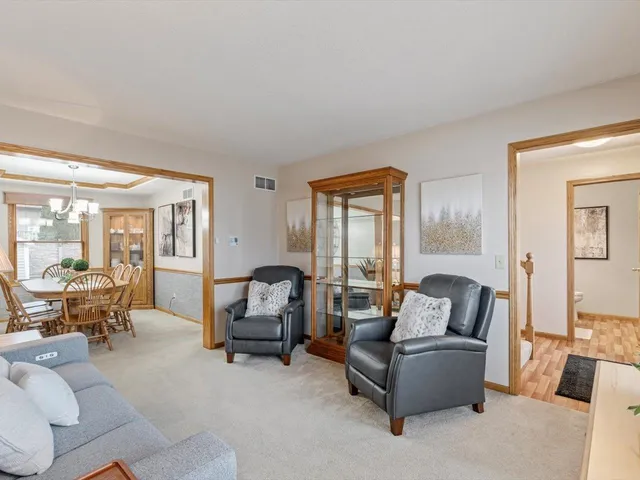 $365,000 | 6125 North Thornwood Avenue, Davenport, IA 52806