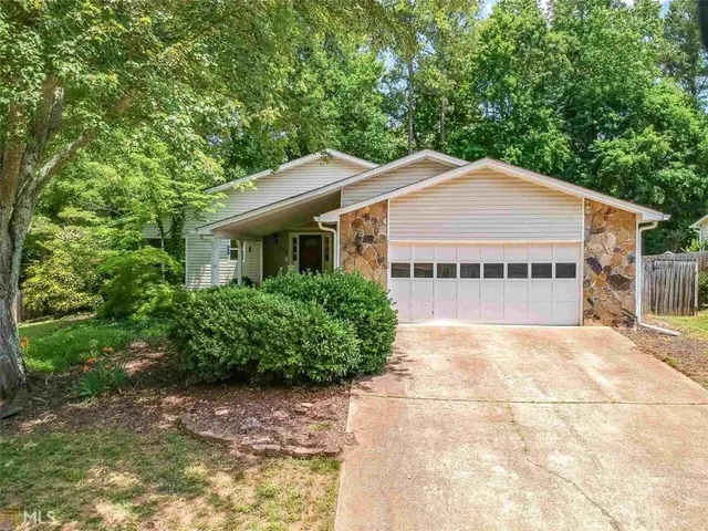 $2,500 | 330 Broken Lance Place, Alpharetta, GA 30022