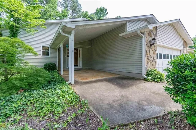 $2,335 | 330 Broken Lance Place, Alpharetta, GA 30022
