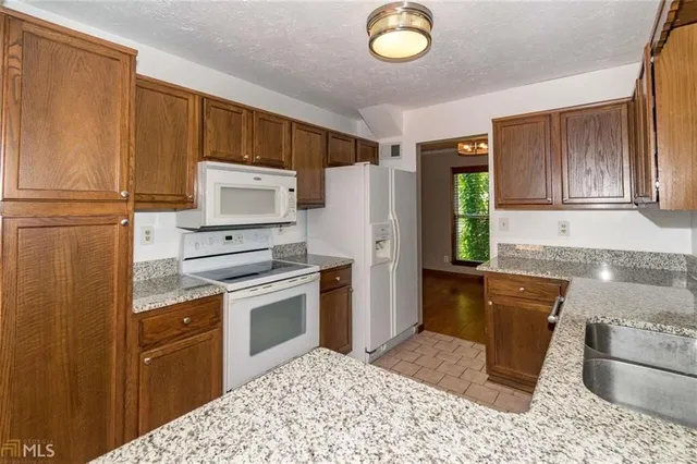 $2,500 | 330 Broken Lance Place, Alpharetta, GA 30022