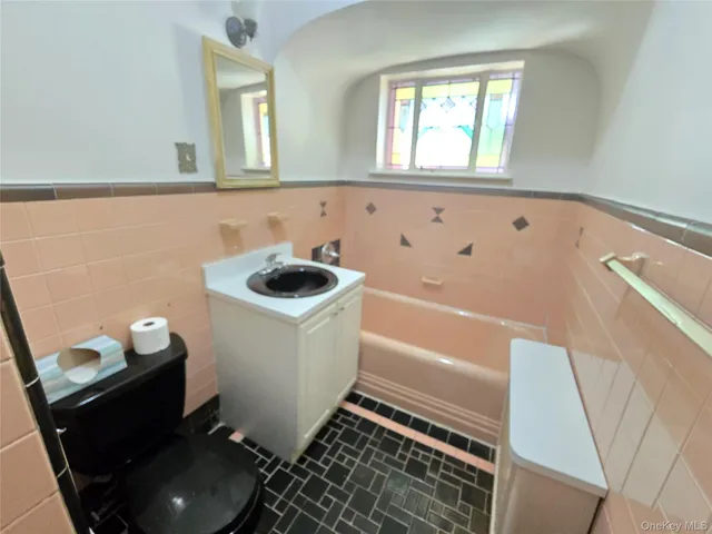 $799,900 | 69-37 Central Avenue | Glendale