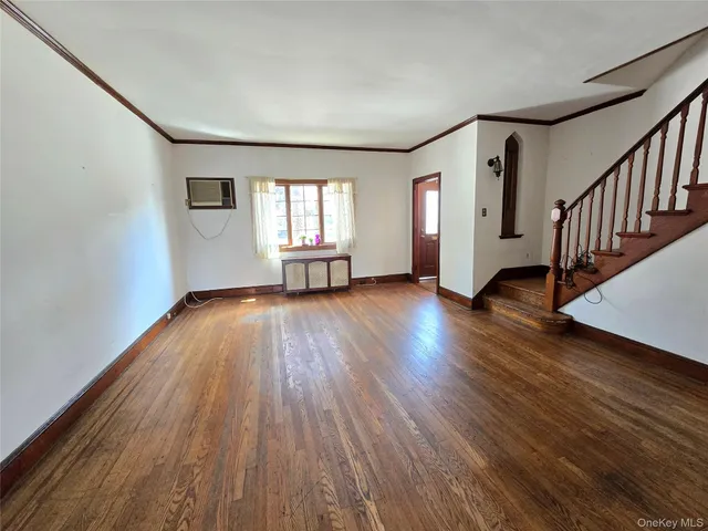 $799,900 | 69-37 Central Avenue | Glendale