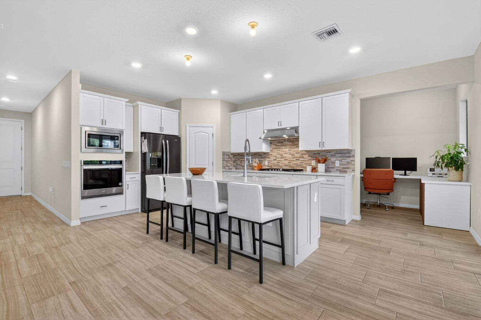 4777 Chantilly Road Lake Worth, FL 33467 - Photo 8 of 38 Photo 8