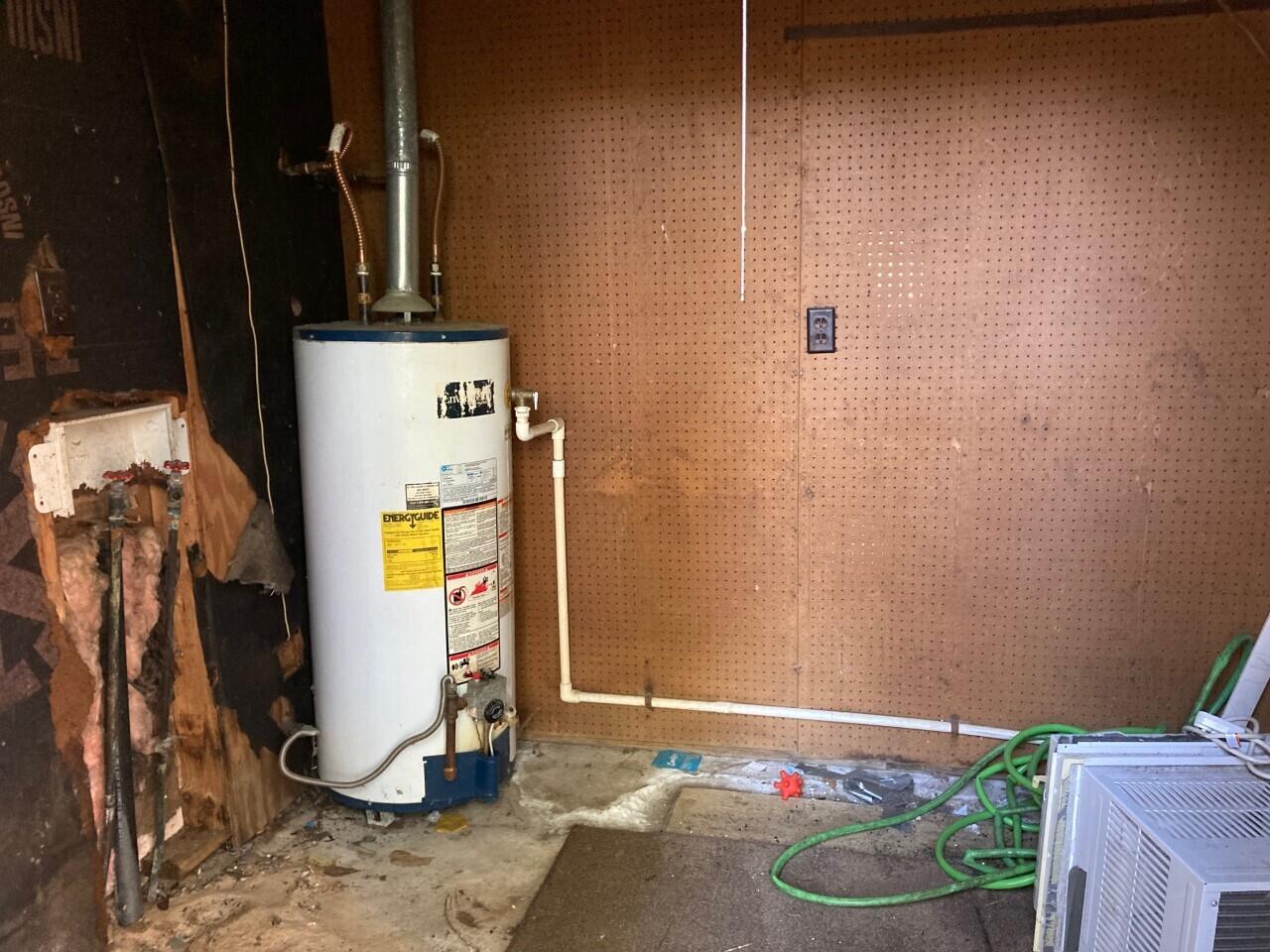 2843 Lumpkin Road, Unit A & B Augusta, GA 30906 - Photo 21 of 41 A Storgae room