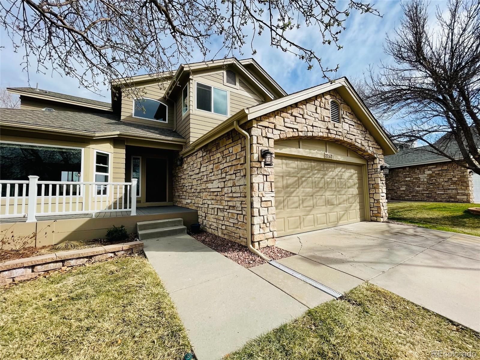 2262 Weatherstone Circle Highlands Ranch, CO 80126 - Photo 3 of 24 Gallery Image 3