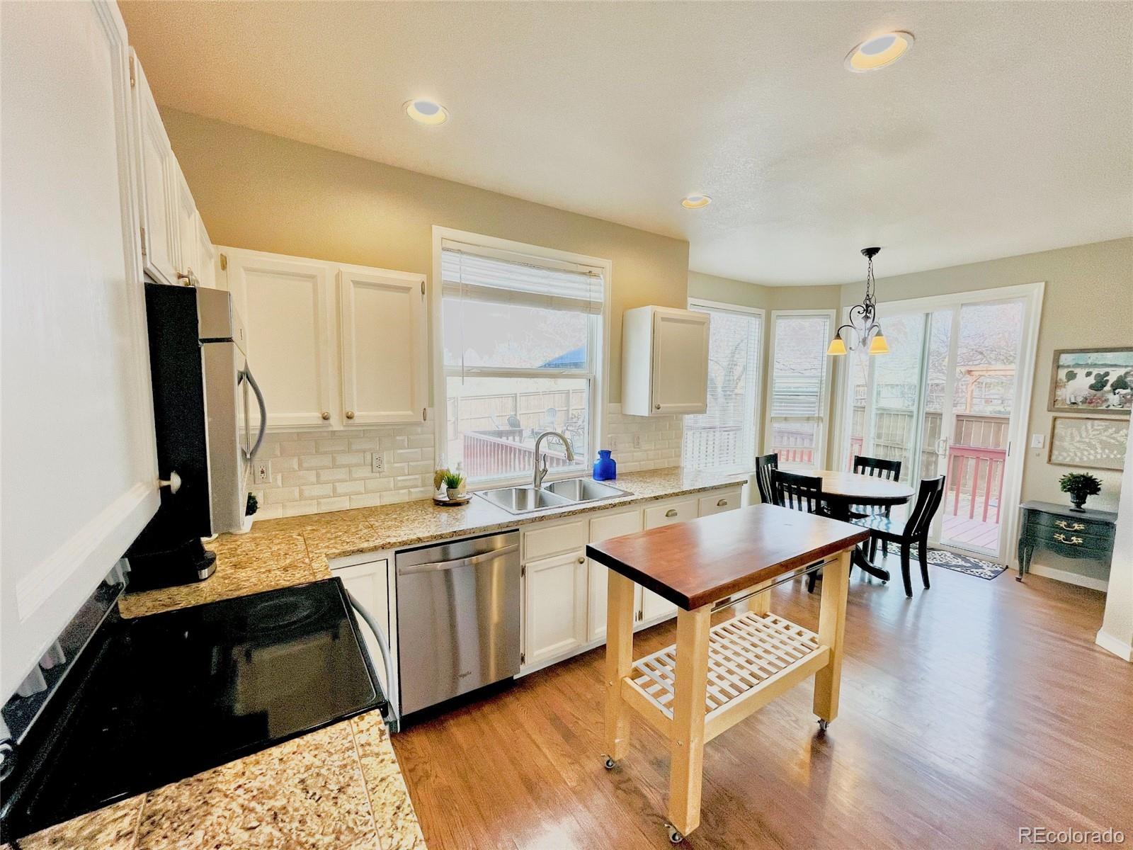 2262 Weatherstone Circle Highlands Ranch, CO 80126 - Photo 10 of 24 Gallery Image 10