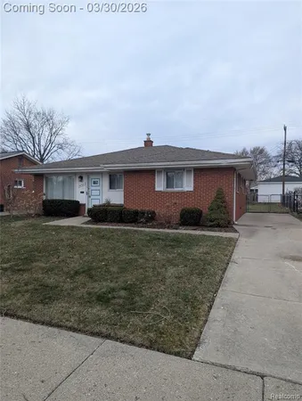 $1,600 | 24764 Currier Street, Dearborn Heights, MI 48125