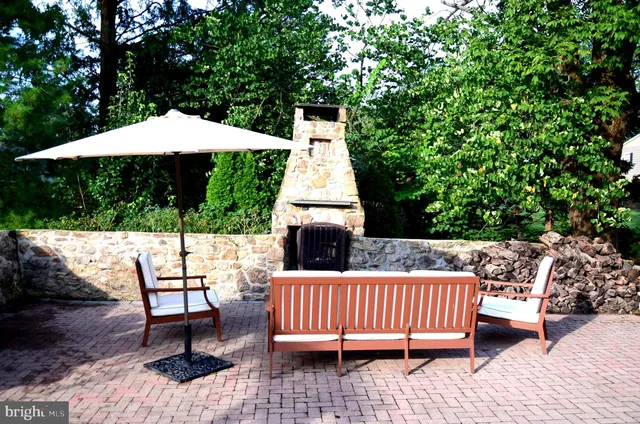 $1,000,000 | 3795 Highway 202, Doylestown, PA 18902