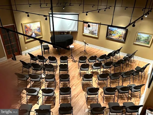 $1,000,000 | 3795 Highway 202, Doylestown, PA 18902