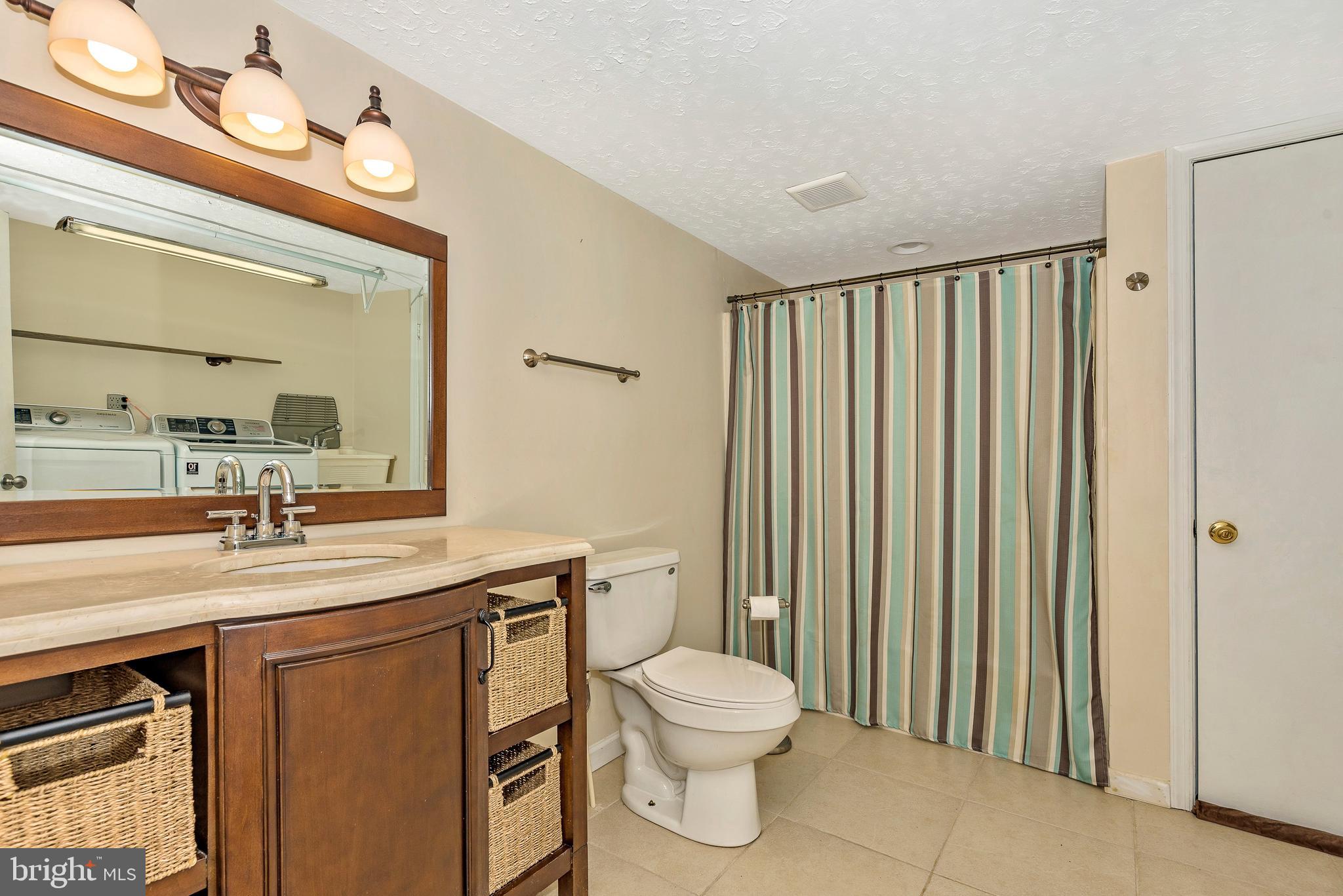 14419 Peddicord Road Mount Airy, MD 21771 - Photo 26 of 44 Bathroom