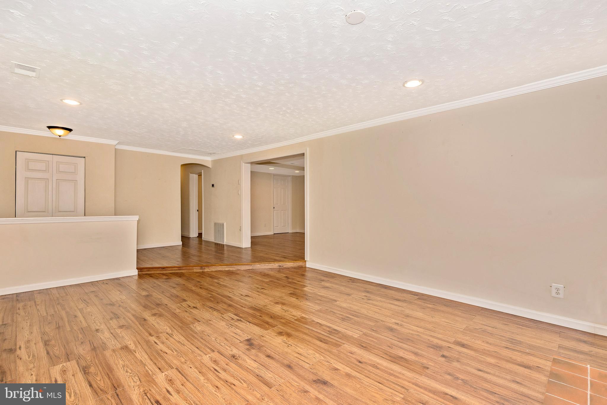 14419 Peddicord Road Mount Airy, MD 21771 - Photo 4 of 44 Living Room