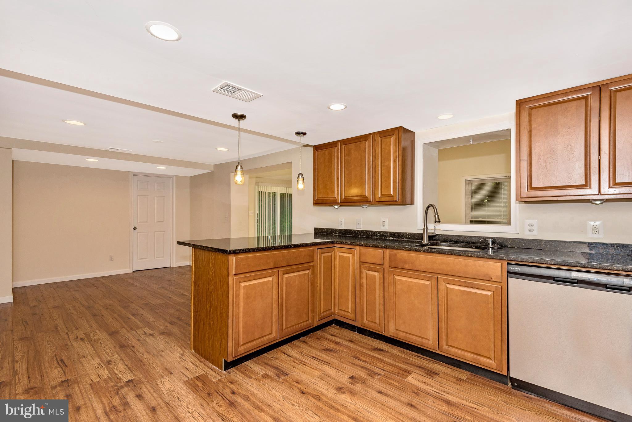 14419 Peddicord Road Mount Airy, MD 21771 - Photo 10 of 44 Kitchen