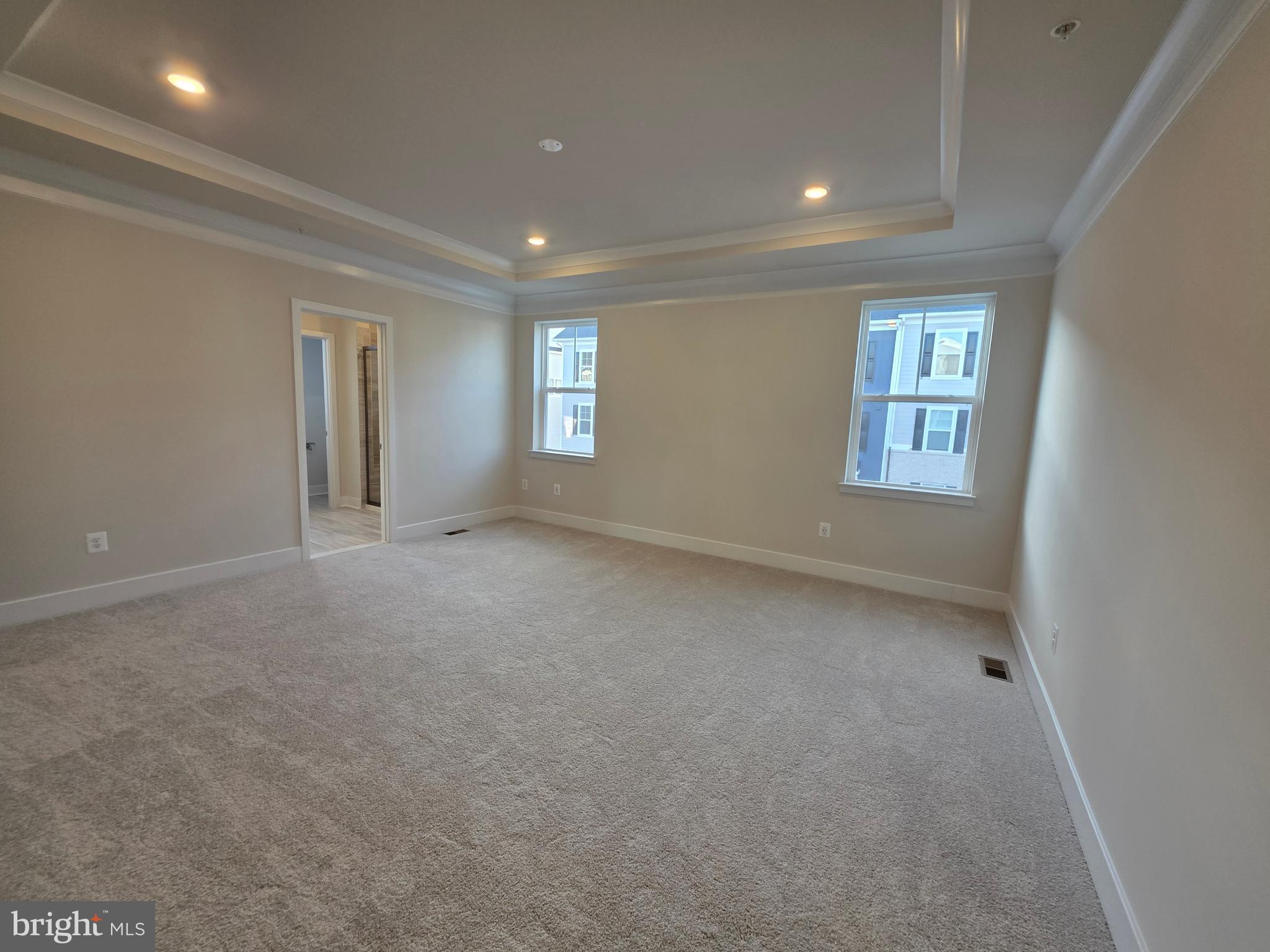 6511 Paddington Street Middle River, MD 21220 - Photo 33 of 46 en empty room with windows