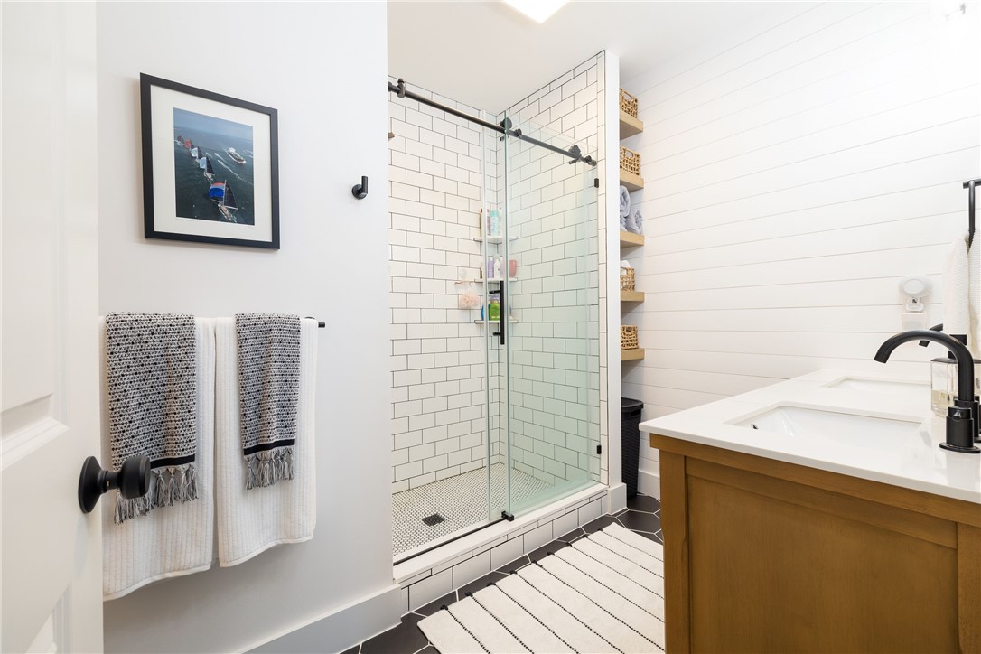 426 Spring Street, Unit 201 Newport, RI 02840 - Photo 28 of 45 Upstairs Full Bathroom