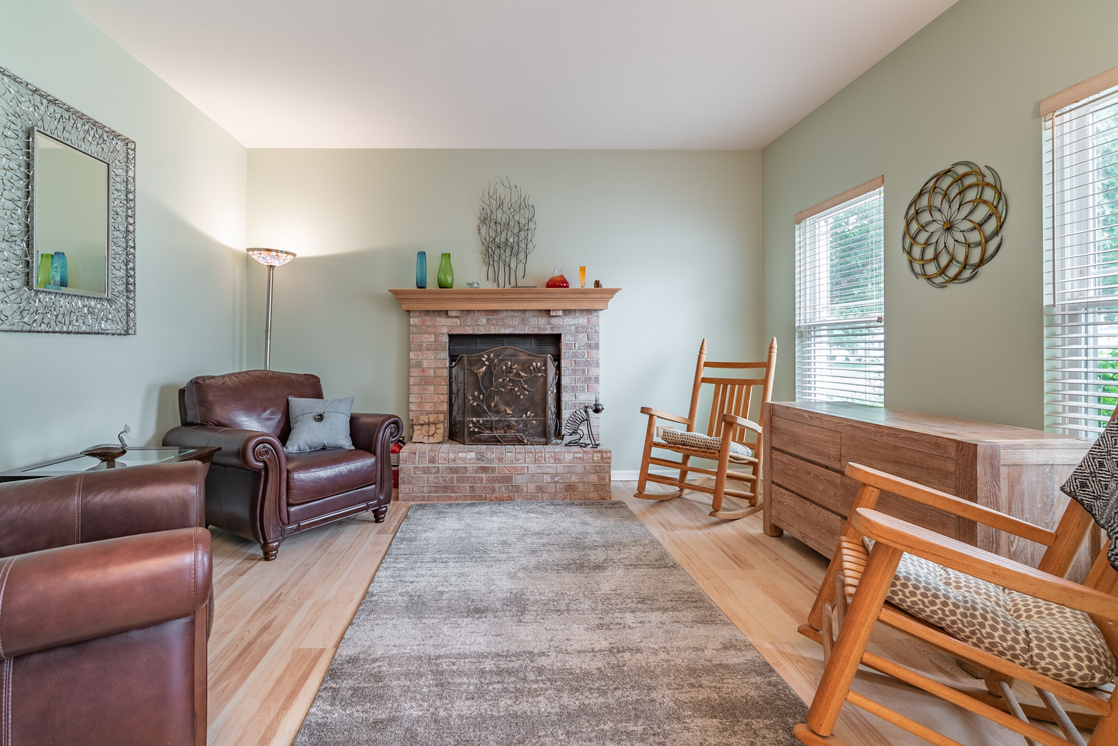 82 South Hankes Road Aurora, IL 60506 - Photo 4 of 28 Gallery Image 4
