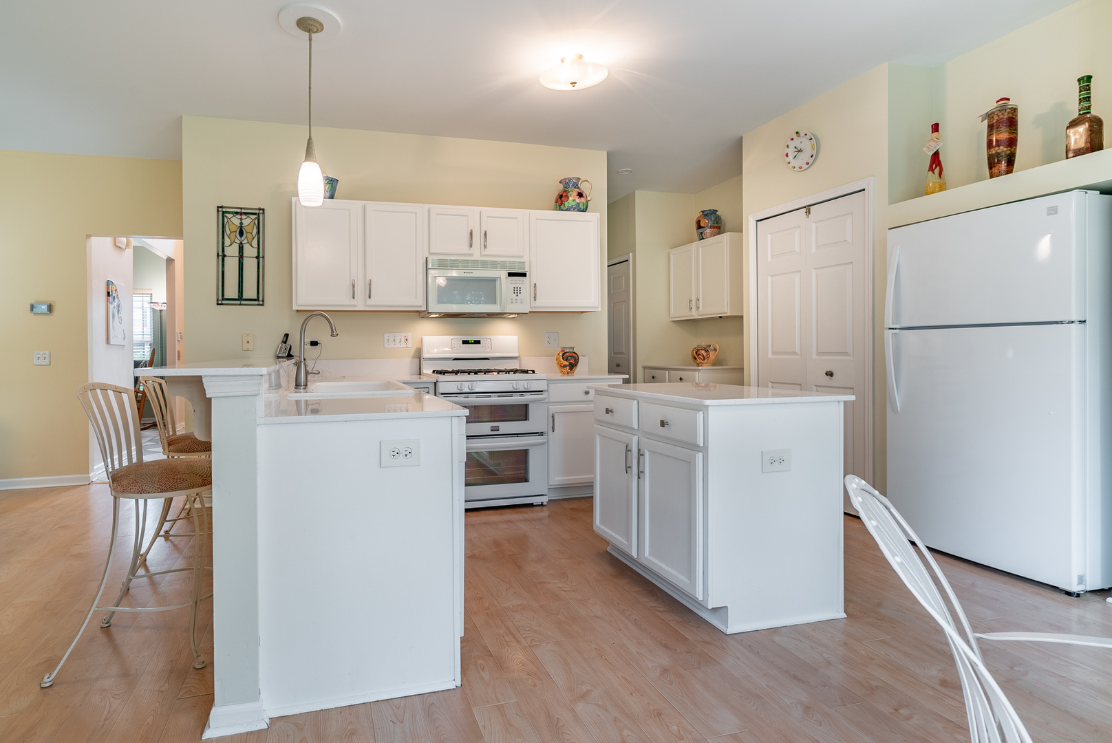 82 South Hankes Road Aurora, IL 60506 - Photo 7 of 28 Gallery Image 7