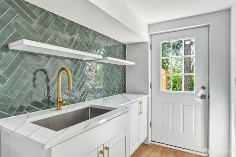$1,134,000 | 12569 37th Avenue Northeast, Seattle, WA 98125