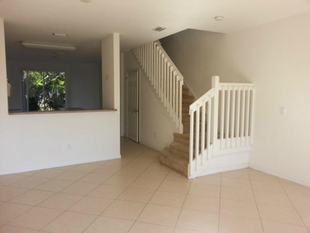 1982 Alamanda Way Riviera Beach, FL 33404 - Photo 2 of 11 Living room