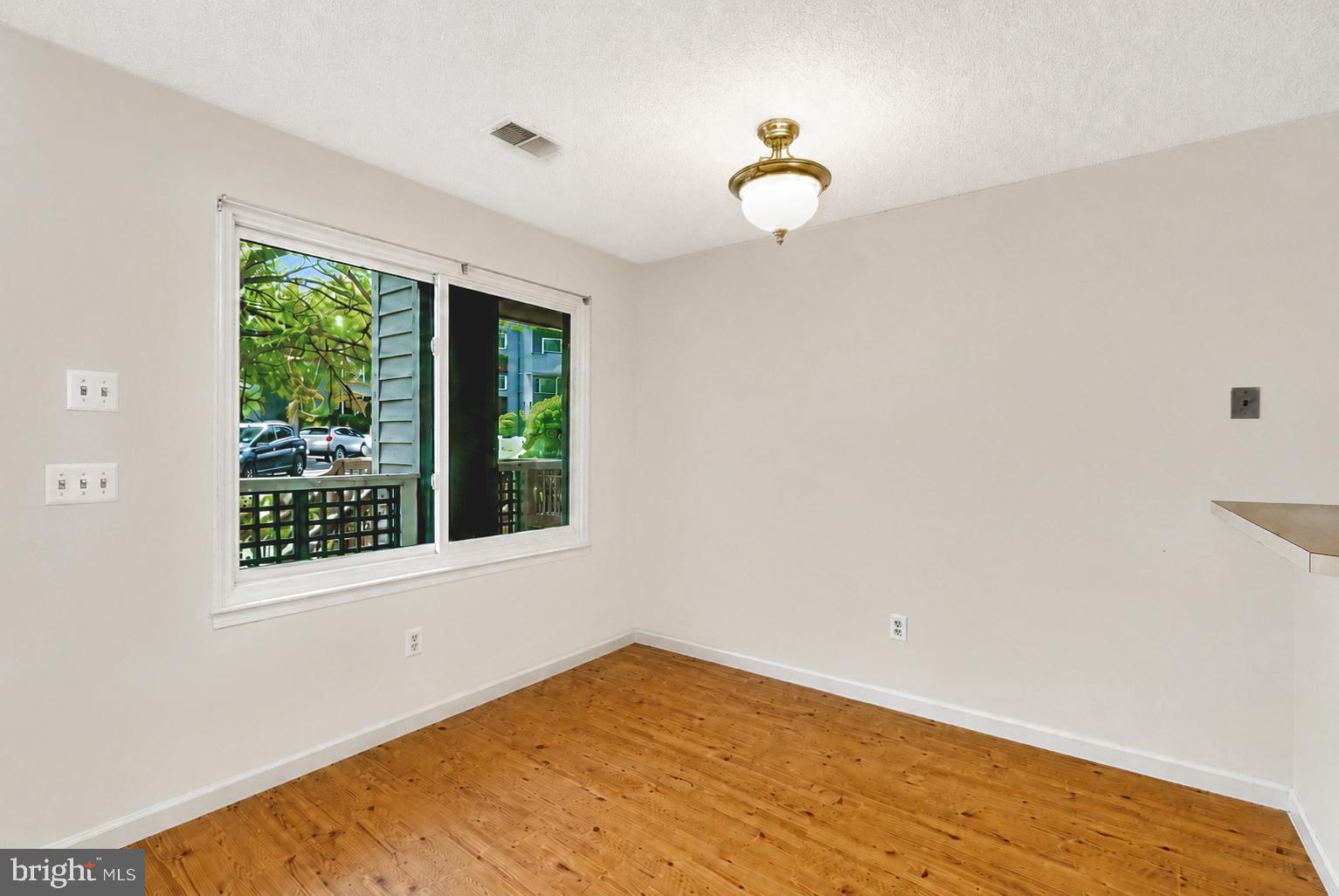 11719 Summerchase Circle Reston, VA 20194 - Photo 9 of 27