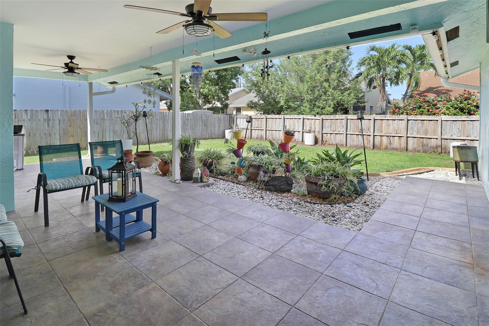 231 Southeast 9th Street Dania Beach, FL 33004 - Photo 10 of 27 a garden view with a seating space