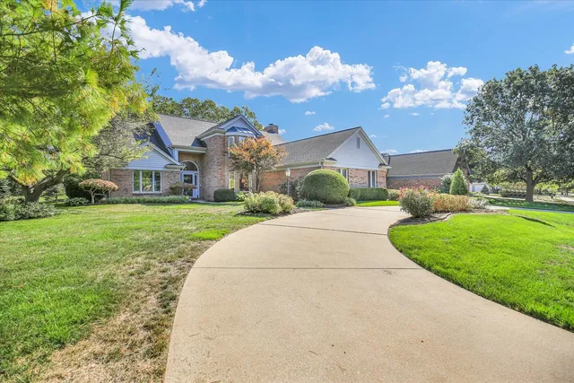 $699,000 | 1806 Bentbrook Drive, Champaign, IL 61822