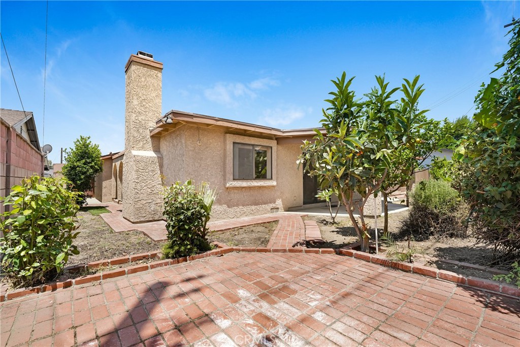 1636 Bentley Place Glendora, CA 91740 - Photo 24 of 25 a house view with a outdoor space