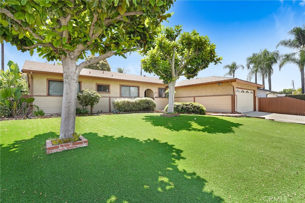 1636 Bentley Place Glendora, CA 91740 - Photo 3 of 25 a front view of house with yard and green space