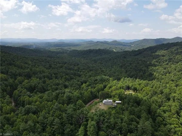 $260,000 | 2668 Reedy Branch Road, Purlear, NC 28665