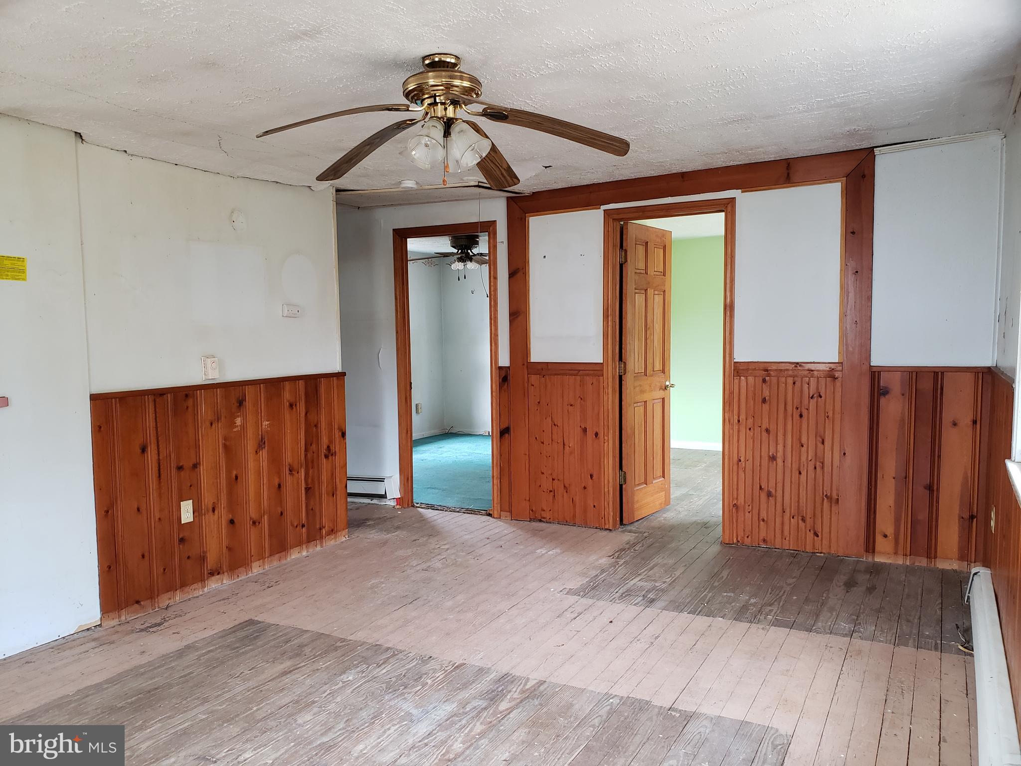 24 Hornerstown Road Cream Ridge, NJ 08514 - Photo 4 of 19