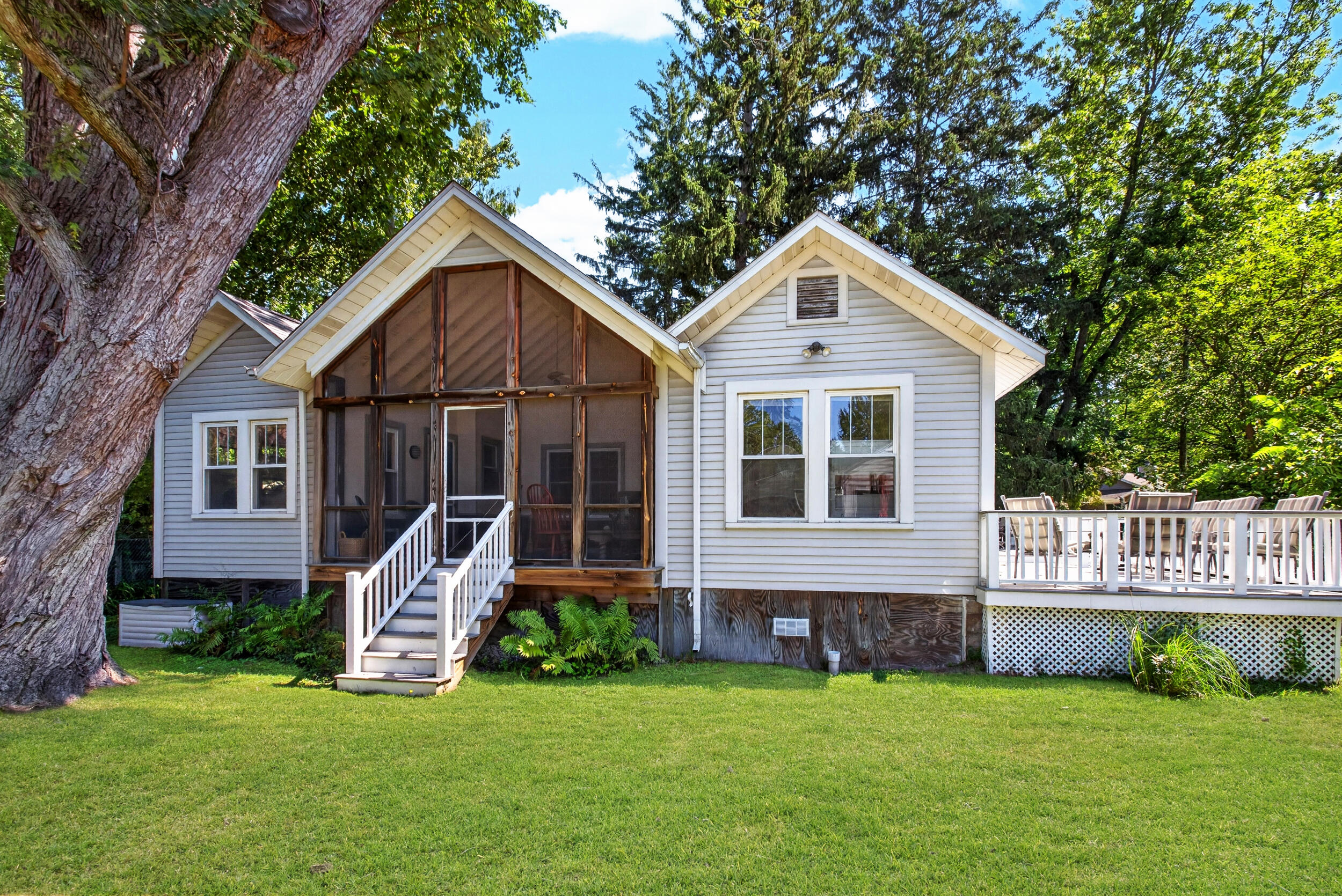 15552 Victor Road, Unit 1 Union Pier, MI 49129 - Photo 26 of 34 32
