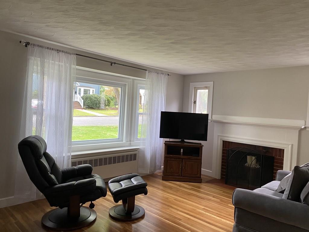 59 Sycamore Road Melrose, MA 02176 - Photo 2 of 9 Gallery Image 2
