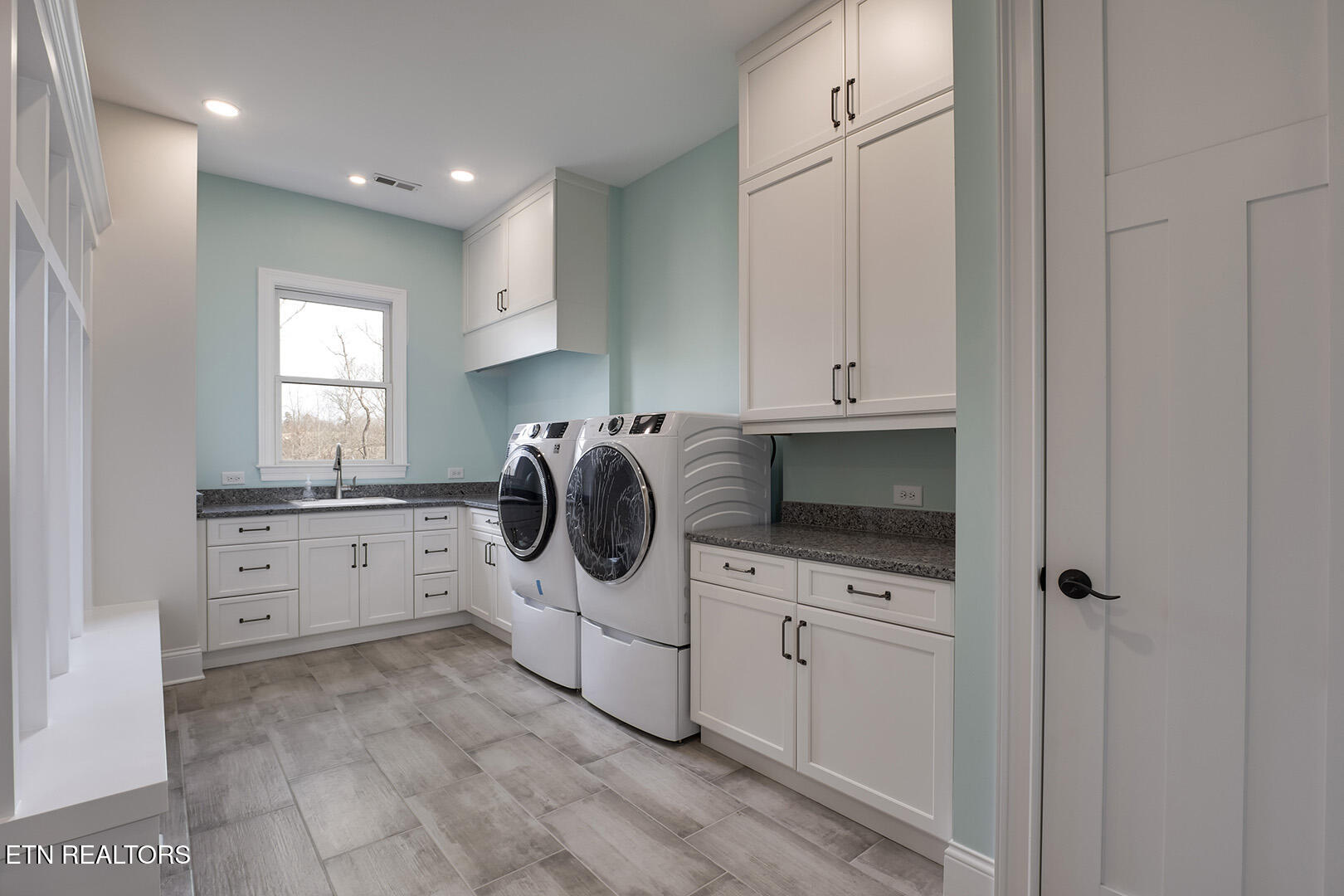1481 Halyard Road Lenoir City, TN 37772 - Photo 23 of 60 20_HalyardRoad_1481_MudRoom-Laundry01