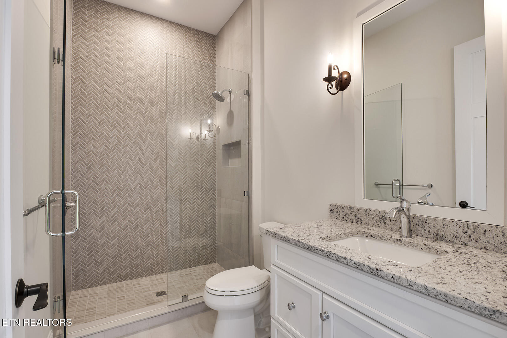 1481 Halyard Road Lenoir City, TN 37772 - Photo 28 of 60 25_HalyardRoad_1481_GuestBath1